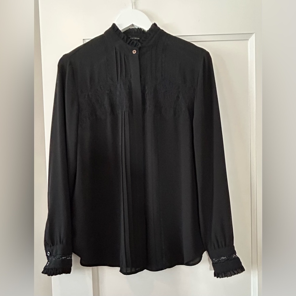 Ann Taylor Black Ruffled Neck Lace Bodice Long Sleeve Blouse Size M